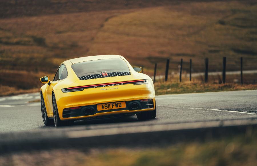  Porsche 911 Carrera 4S (992) 2019 года  (UK) (фото 6 из 40)